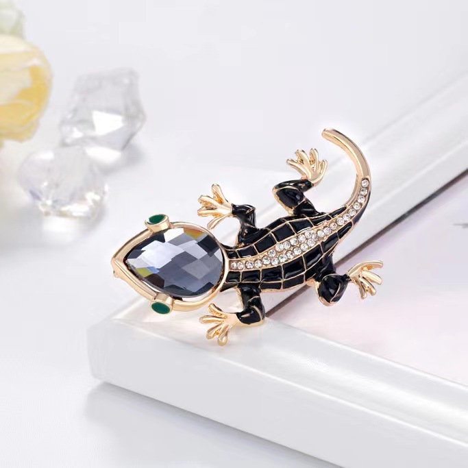 Diamond studded glass gecko br – Embroidery Fish Bewertung und Preis
