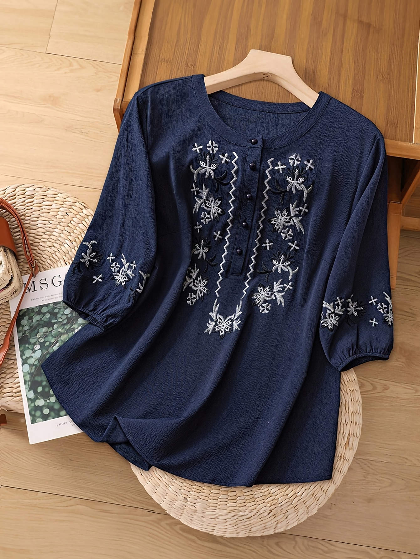 Plus size women's ethnic style – Embroidery Tshirt Bewertung und Preis