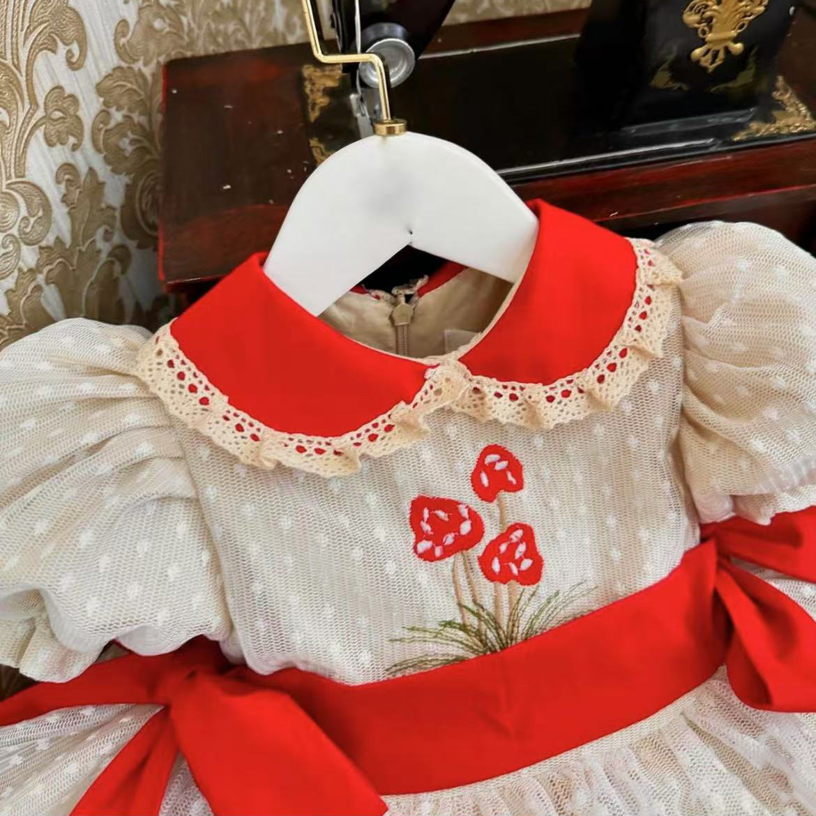 Baby Girl Summer Strawberry Em – Embroidery Net Dress Bewertung und Preis