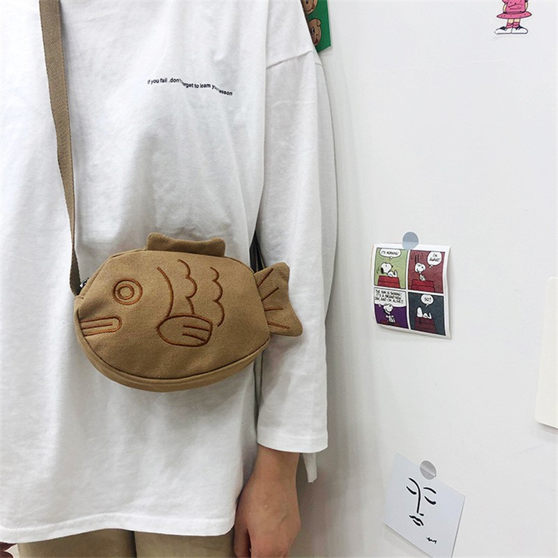 Fish Shape Canvas Messenger Ba – Embroidery Fish Bewertung und Preis