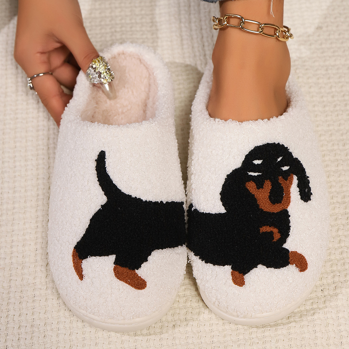 Winter Plush Cute Dachshund Em – Embroidery Garments Bewertung und Preis